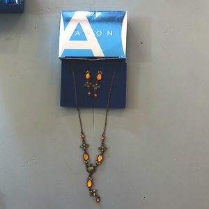 Avon Gift Set Y-necklace and Earrings
